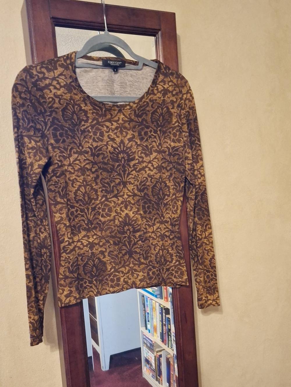 Karen Kane Brown and Gold Damask Long-Sleeve Tee Sz. S